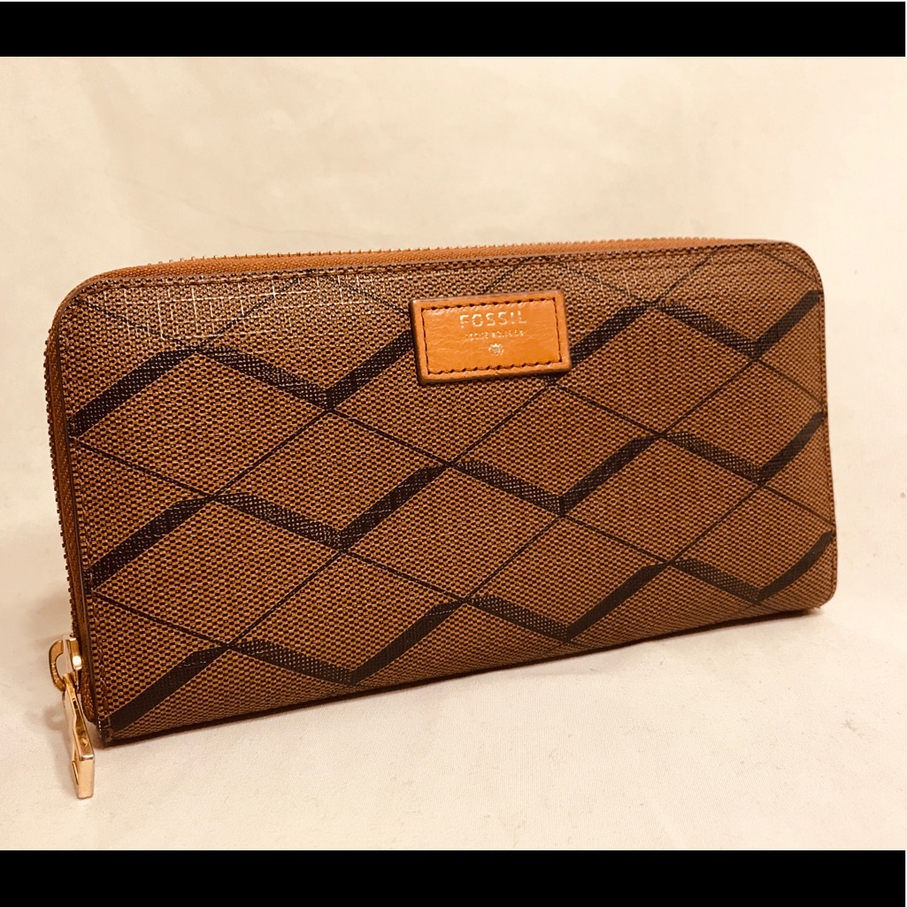 Sale! Fossil Accordion Wallet